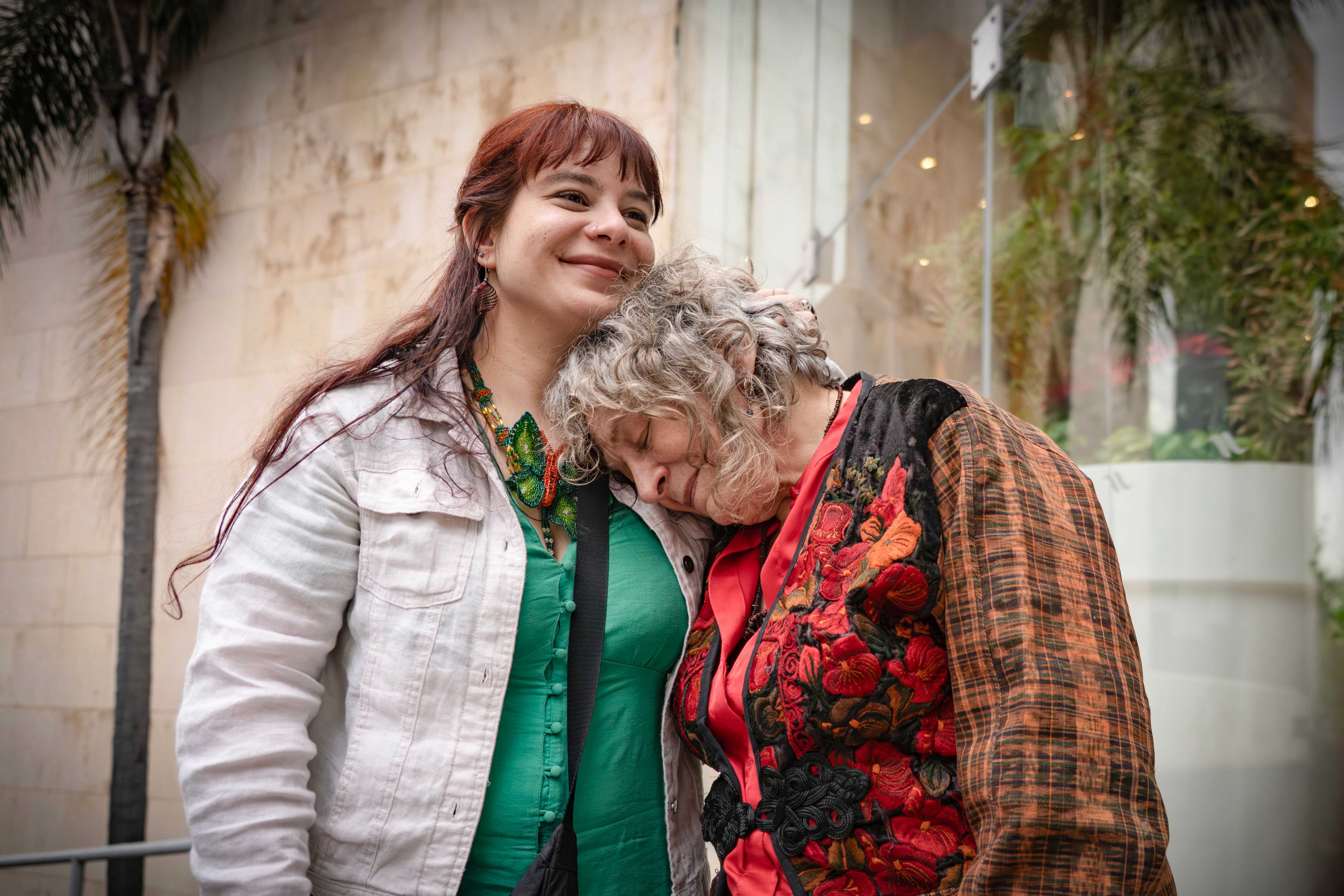 La escritora Rita Segato junto a su hija Jocelina de Carvalho.