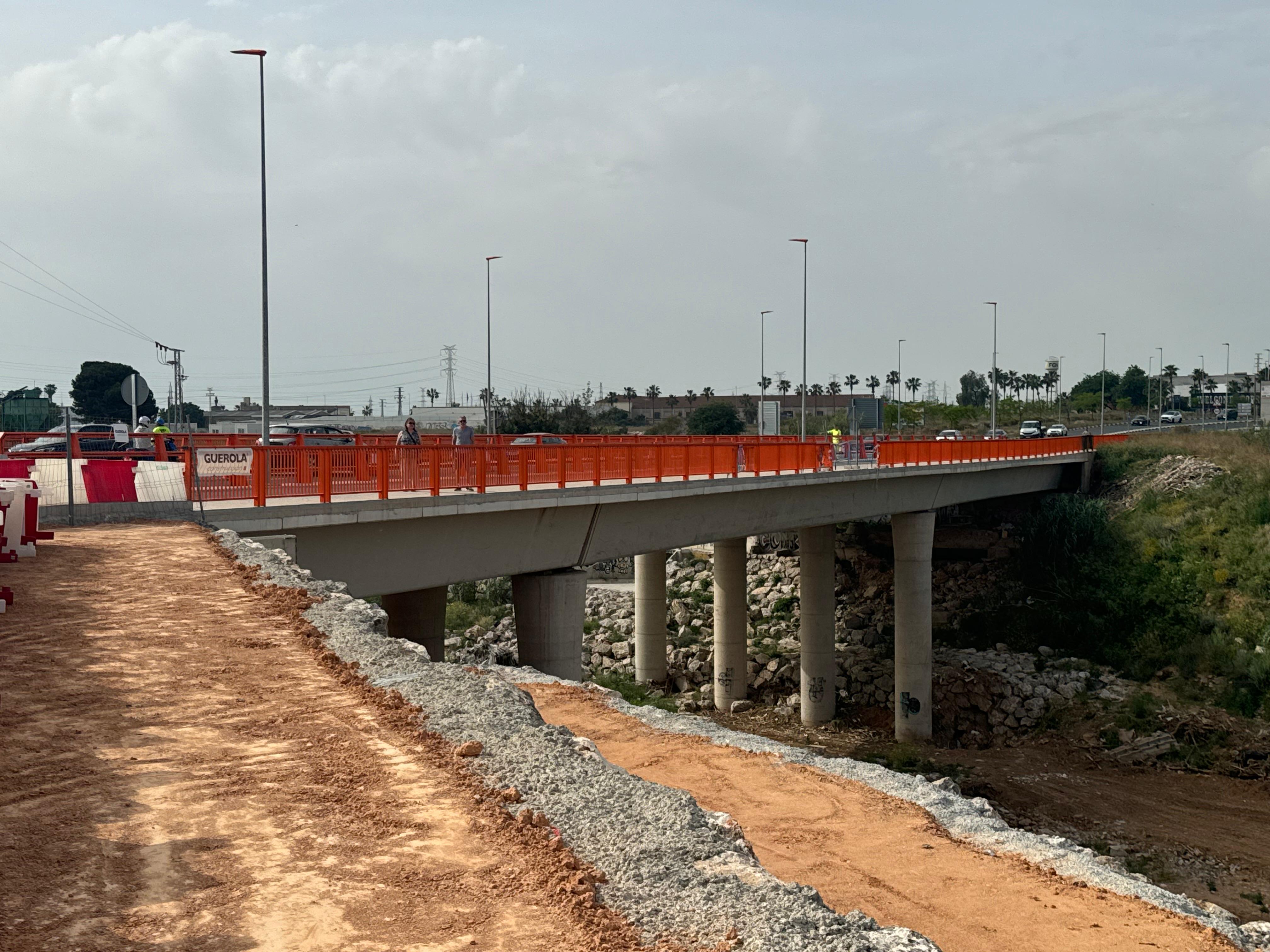 Reabierto el puente sobre el barranco del Poyo que dañó la riada y que conecta Alaquàs y Torrent