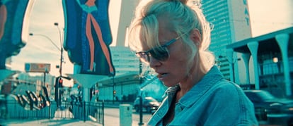 Pamela Anderson en una imagen de 'The Last Showgirl' de Gia Coppola.