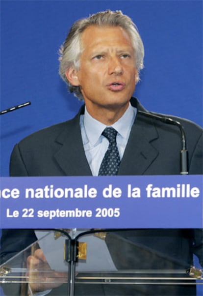 El primer ministro francés, Dominique de Villepin, durante la conferencia nacional de la familia, hoy.