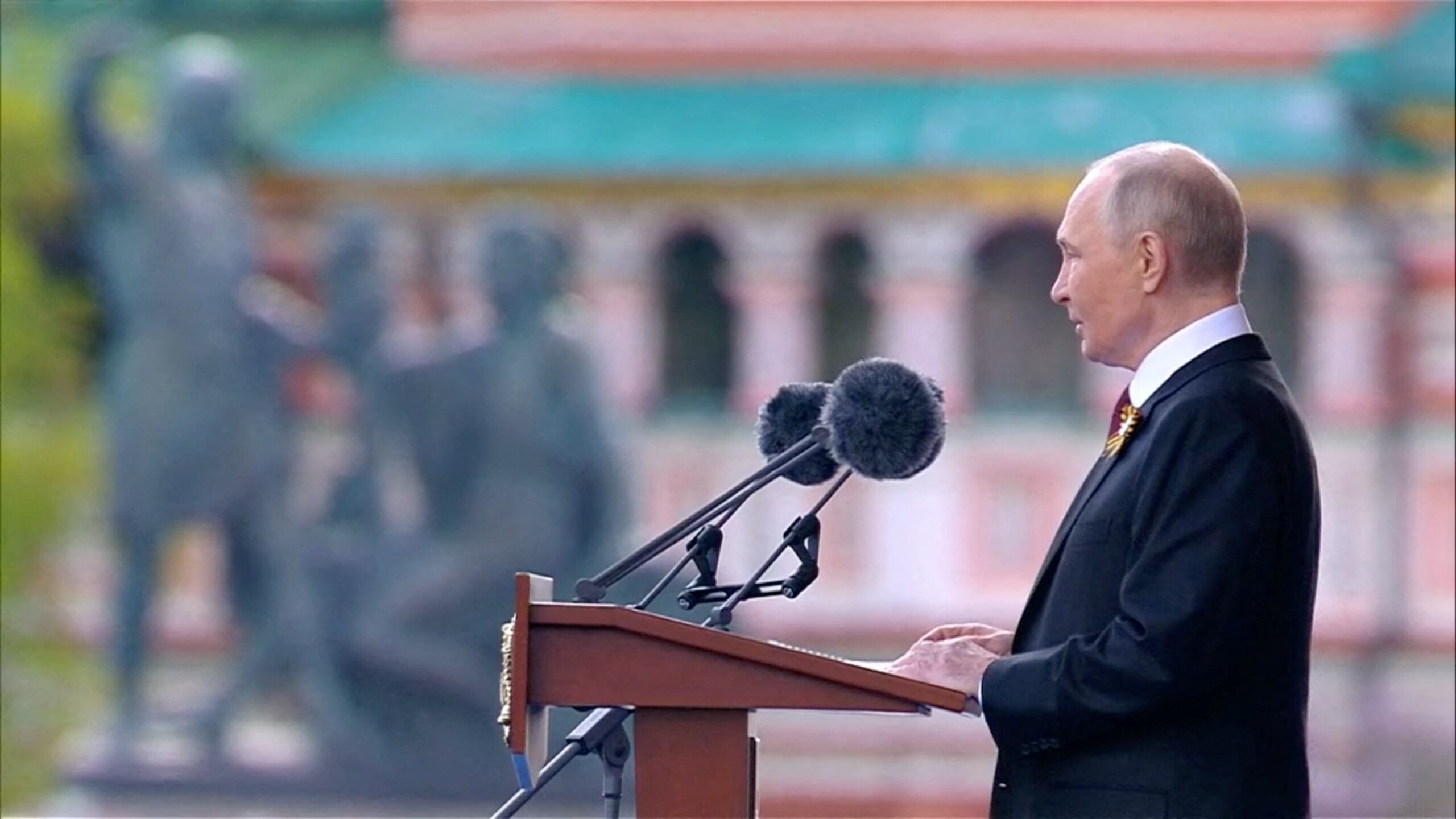 Putin, ante sus tropas: “La verdad y la justicia están en nuestro lado”