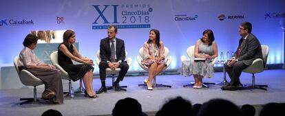 De izquierda a derecha, Helena Herrero, presidenta de HP Espa&ntilde;a; Pilar L&oacute;pez, presidenta de Microsoft Espa&ntilde;a; Pedro Duque, ministro de Ciencia, Innovaci&oacute;n y Universidades; Mar&iacute;a Jes&uacute;s Almazor, consejera delegada de Telef&oacute;nica Espa&ntilde;a; Rosa Garc&iacute;a, presidenta de Siemens Espa&ntilde;a, y Ricardo de Querol, director de CincoD&iacute;as.