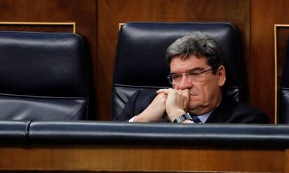 El ministro de Seguridad Social, Inclusión y Migraciones, José Luis Escrivá, durante el pleno celebrado este jueves en el Congreso
