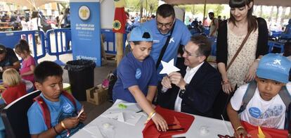 Jaume Gir&oacute;, director general de la Fundaci&oacute;n Bancaria La Caixa, inaugur&oacute; la jornada de voluntariado de la entidad financiera desarrollada en Barcelona. 