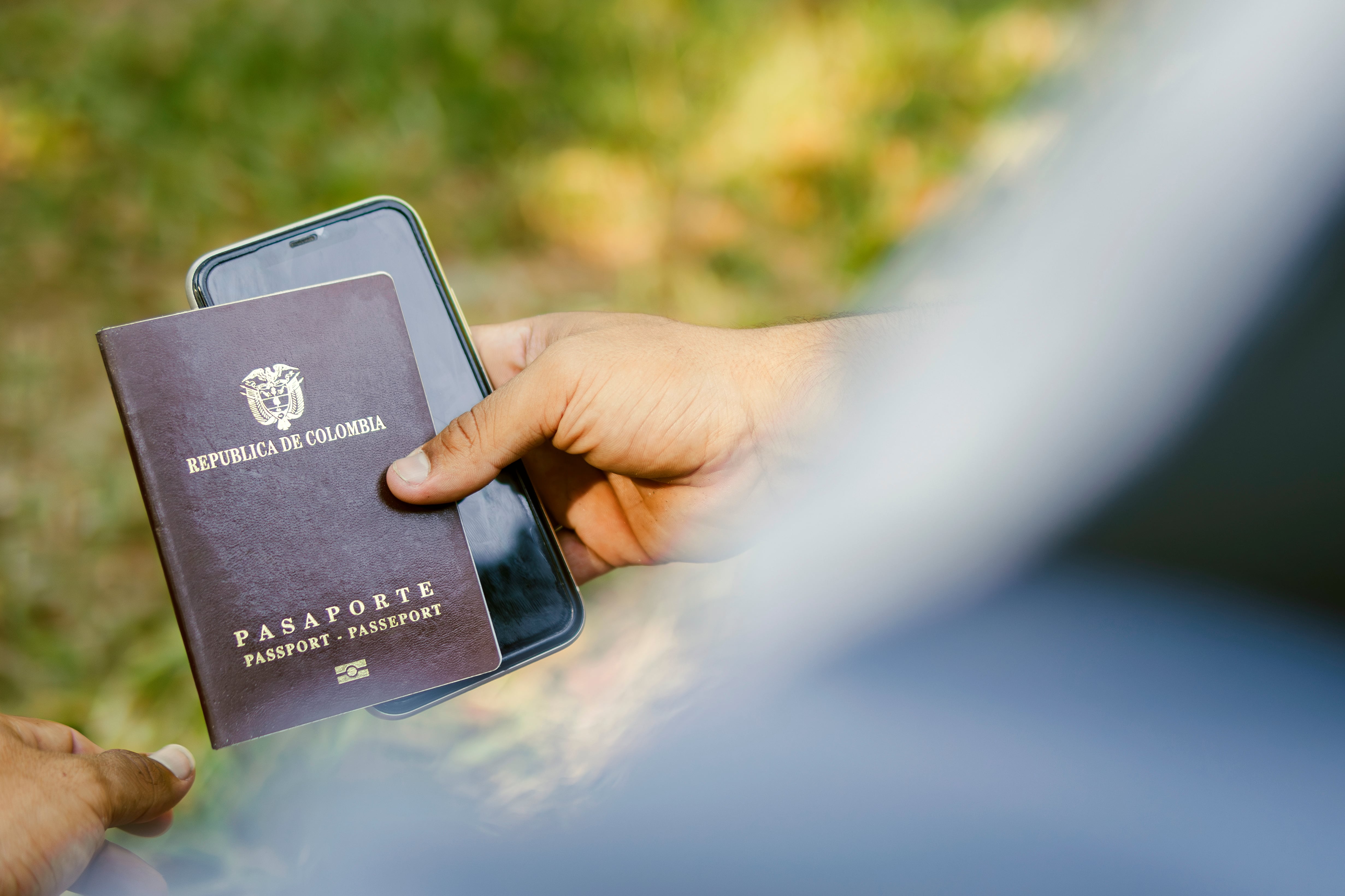 Nuevo pasaporte colombiano: qué está pasando con su producción, quién lo fabrica y por qué han surgido las alarmas