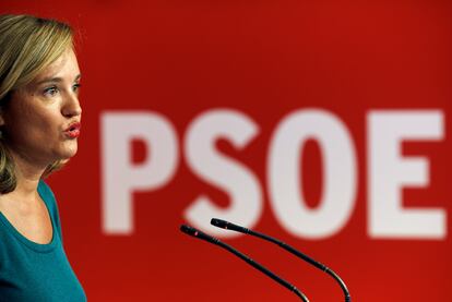 La portavoz del PSOE y ministra de Educación en funciones, Pilar Alegría, durante una rueda de prensa el pasado día 30 de agosto.