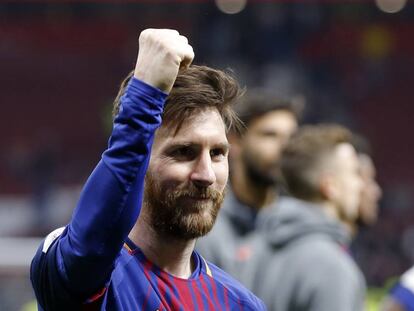Messi celebra la victòria del Barça a la Copa del Rei, dissabte.