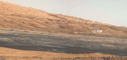 La base del monte Sharp hacia la que se dirigirá el laboratorio rodante 'Curiosity'