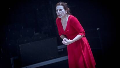 Una escena de al obra de teatro La mare que interpreta Emma Vilarasau en La Villarroel.