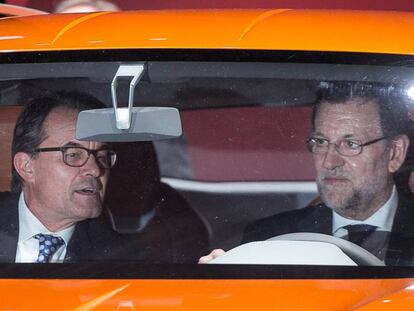 Artur Mas i Mariano Rajoy al Saló de l'Automòbil.