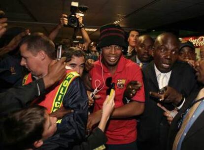 Ronaldinho, a su llegada el martes al aeropuerto de Johanesburgo, en Suráfrica.