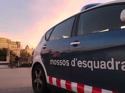 Una patrulla de los Mossos d'Esquadra en Barcelona.