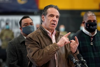 Andrew Cuomo ofrece una rueda de prensa el 22 de febrero, en un centro de vacunación de Brooklyn.