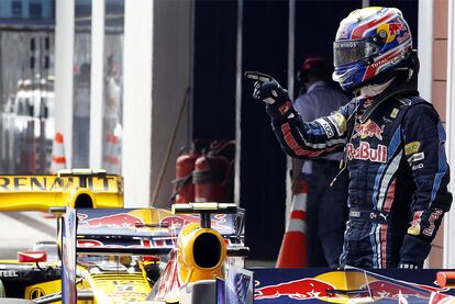 Mark Webber celebra su triunfo en la sesión de clasificación