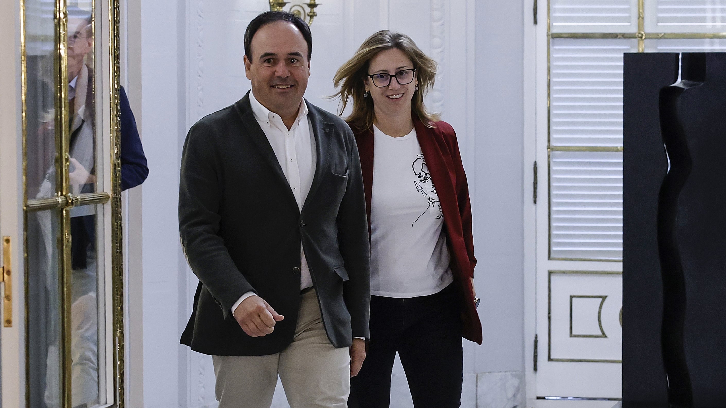 Feijóo names Pérez Llorca successor