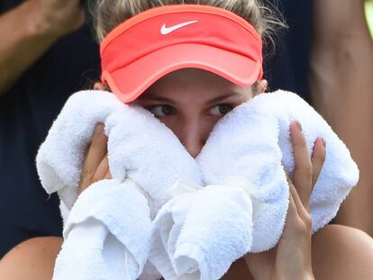 La canadiense Eugenie Bouchard durante su partido ante la eslovaka Dominika Cibulkova 