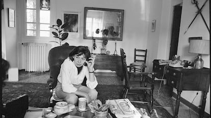 La escritora Patricia Highsmith, en su casa de la localidad francesa de Montcourt-Fromonville en 1976.