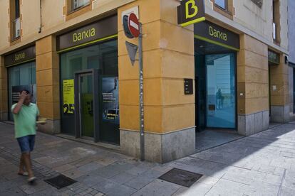 L'actual entitat de Mataró es projecta en aquesta oficina: la que va ser al costat de l'antiga seu de Caixa Laietana i just al costat de l'Ajuntament. Ara, però, és de Bankia.