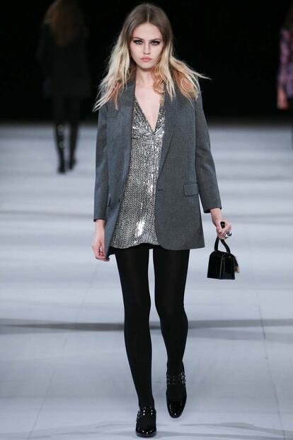 Saint Laurent resucita a Edie Sedgwick en la pasarela