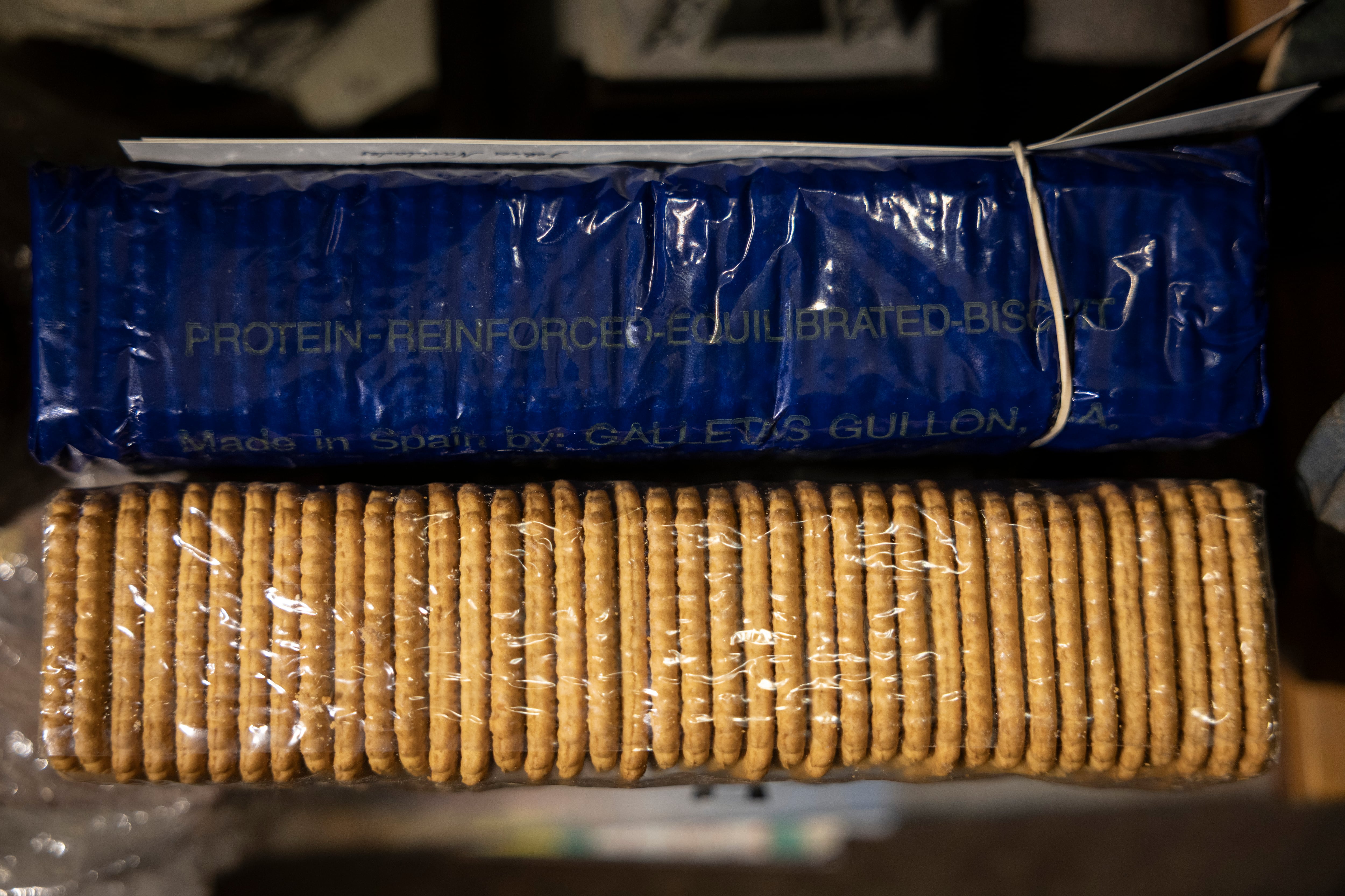 En la imagen galletas hiperproteicas que se enviaron a Etiopía en la hambruna de 1985.