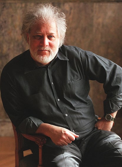El escritor estadounidense Michael Ondaatje, durante una visita a Madrid en 2001.