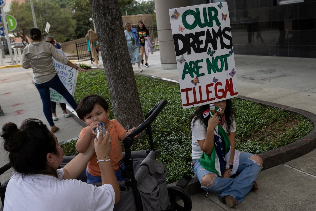 Un juez declara de nuevo ilegal el programa DACA para los inmigrantes