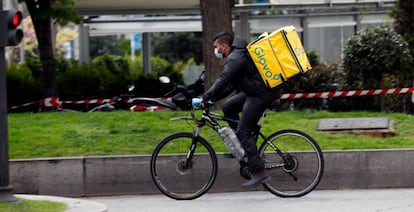 Un repartidor de Glovo en Madrid. 