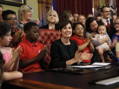 El estado de Iowa aprobó la ley contra el aborto más restrictiva del país y los parlamentos de Kansas y Oklahoma impulsaron leyes gemelas que aún deben ser aprobadas
