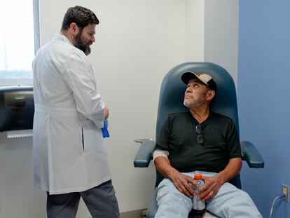 Dr. Michael Sobolevsky cares for his patient Jesús Resendez.