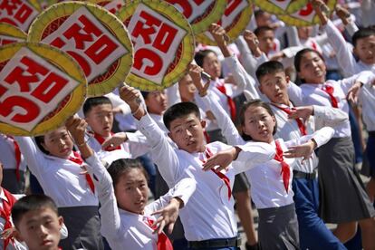 Desfile militar durante la celebración del 70 aniversario de Corea del Norte en Pyongyang.