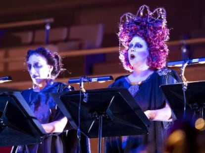 Dos cantantes durante la representación en Valladolid de 'Yo, Claudio'.