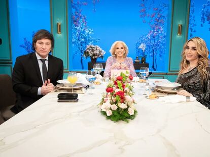 Javier Milei, Mirtha Legrand y Fátima Florez, en una imagen compartida por la conductora en redes sociales.