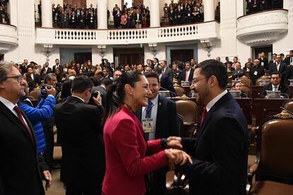 Claudia Sheinbaum y Mart Batres durante un evento, el 17 de  septiembre de 2019.