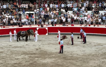 Momento solemne del Zortziko, en memoria del banderillero José Ventura Laka.