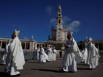 Procesión católica en el santuario de Fátima (Portugal), en octubre de 2020.