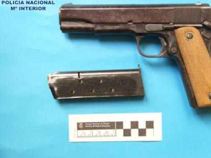 Una de las armas intervenidas en la Audiencia de Jaén.