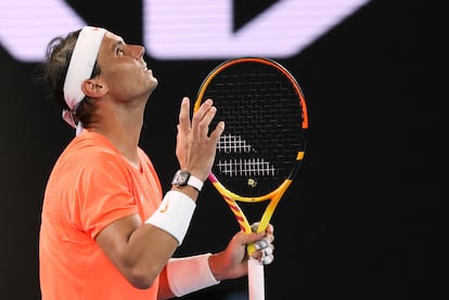 Nadal, durante el partido de cuartos contra Tsitsipas, el miércoles en Melbourne.