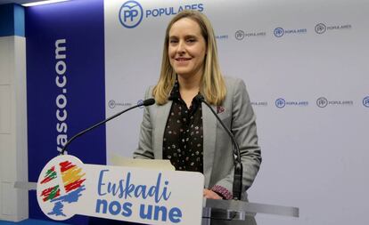 Amaya Fernández, secretaria de organización del PP de Bizkaia, antes de la rueda de prensa.