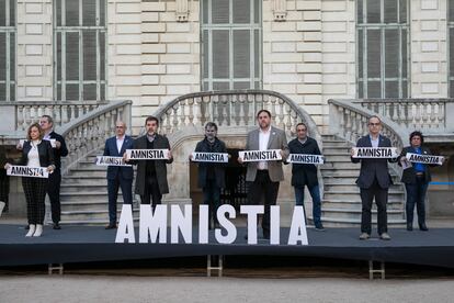 Los líderes independentistas presos participan en un acto unitario en los jardines del Palau Robert (Barcelona), este lunes.