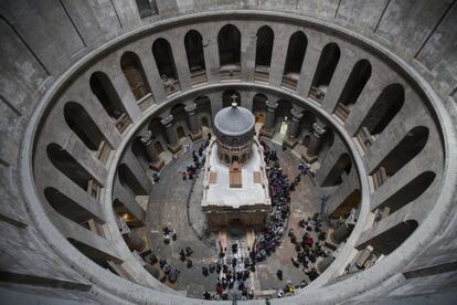 La tumba de Jesucristo de la basílica del Santo Sepulcro de Jerusalén ya puede ser visitada tras haber concluido el trabajo de limpieza y consolidación del edículo.