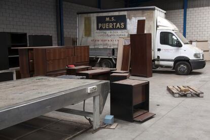 La fábrica de puertas Docavi vende ahora su maquinaria y material de oficina.