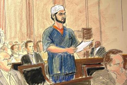 Dibujo de la comparecencia de Faisal Shahzad ante el juez, en la que se declaró culpable de los cargos relacionados con terrorismpo.