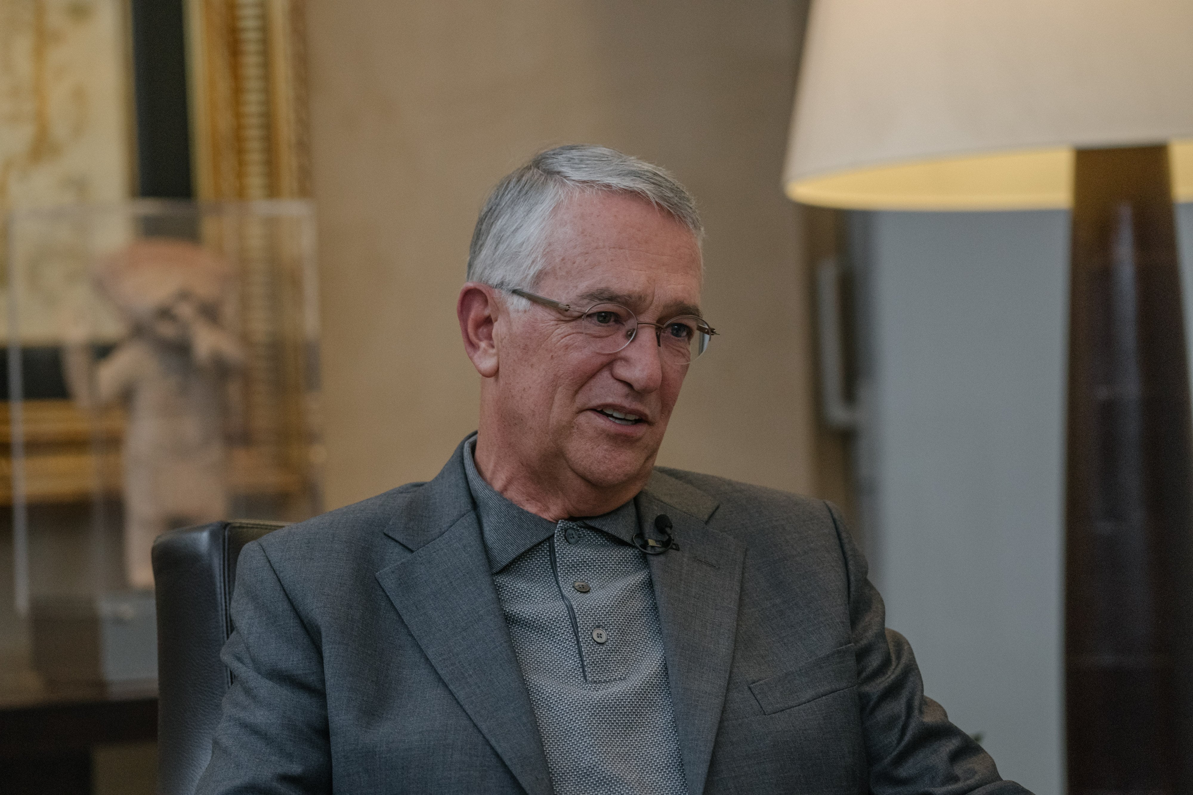 Ricardo Salinas Pliego paga 25 millones de dólares de fianza en Estados Unidos por una deuda a AT&T