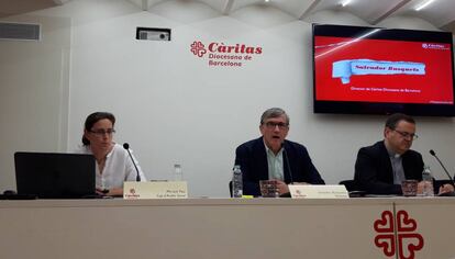 Salvador Busquets (centro), en la presentación de la memoria de 2018.