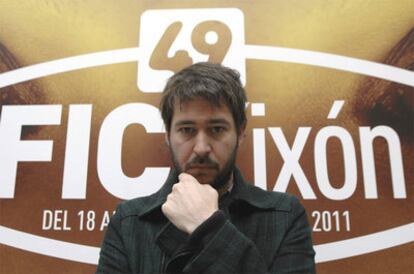 El director argentino Santiago Mitre, director de 'El estudiante', que ha ganado 'ex aequo' junto a la francesa 'Declaración de guerra' el Festival de Cine de Gijón.