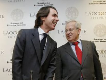 Aznar y Del Burgo, en un acto en 2008.