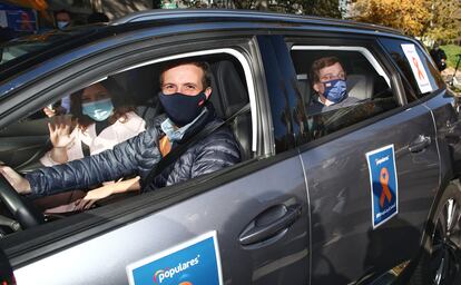 Pablo Casado, junto a Isabel Díaz Ayuso y José Luis Martínez Almeida, durante una protesta contra la nueva ley de educación.