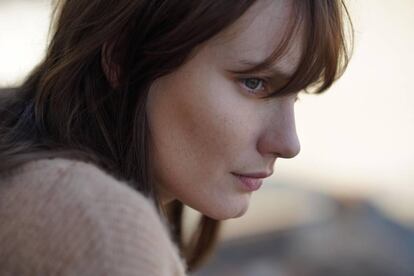 Ana Girardot, en 'Tan cerca, tan lejos'.