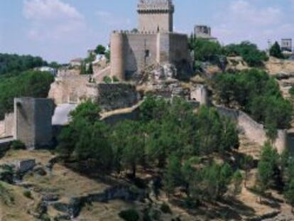 El Parador de Alarcón, en Cuenca, se ubica en un castillo fundado en el siglo XII tras la conquista de la Villa de Alarcón por los soldados del rey Alfonso VIII.