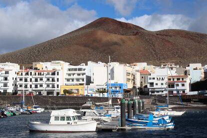 Imagen del puerto de La Restinga.
